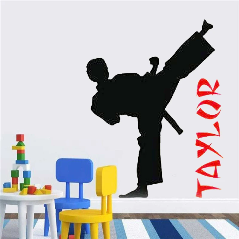 

Наклейка на стену для мальчиков-карате, украшение для детской комнаты, персонализированная Наклейка на стену с именем, съемная Виниловая наклейка для каратэ, домашний декор HY230