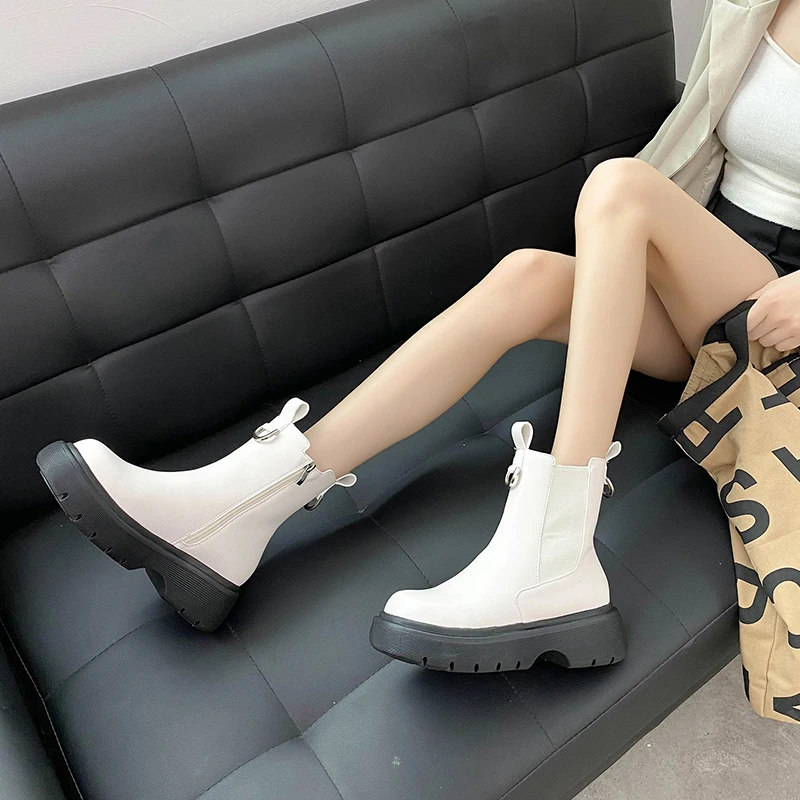 Классические женские ботинки 2020 года, Осенние мотоциклетные ботинки, обувь на толстом каблуке и платформе, женские модные ботинки мартинсы ...
Классические женские ботинки 2020 года, Осенние мотоциклетные ботинки, обувь на толстом каблуке и платформе, женские модные ботинки мартинсы ...