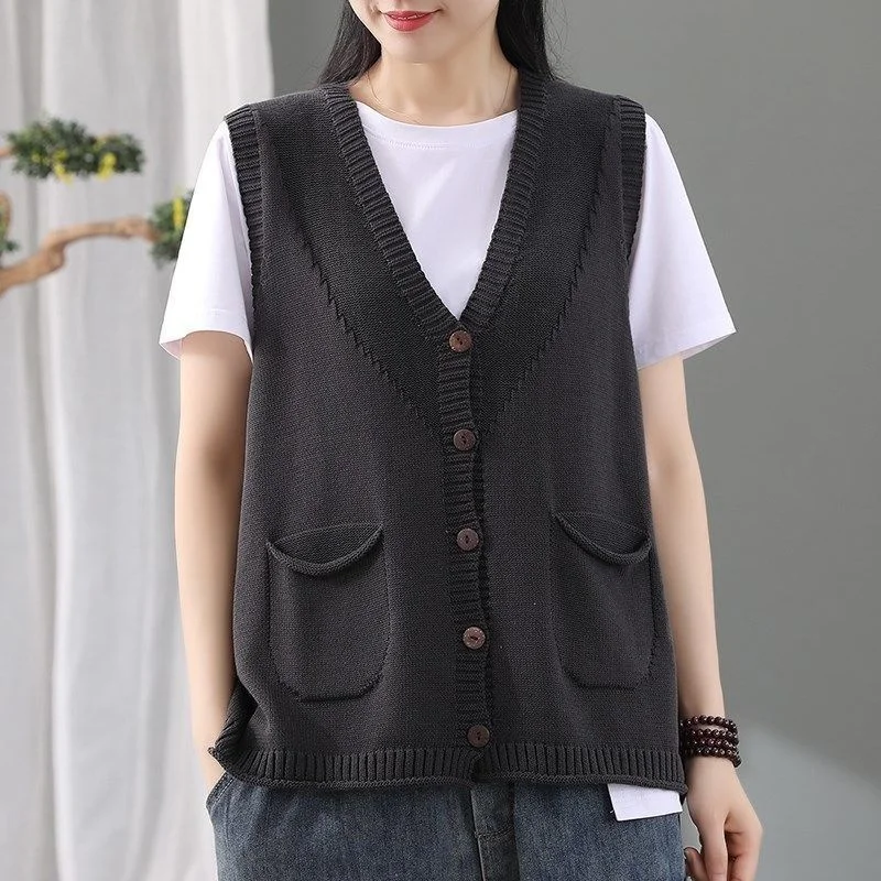 Literature and art RETRO knitted vest women's 2021 spring and summer new loose V-neck Cardigan Sweater Vest outerwear top
Literature and art RETRO knitted vest women's 2021 spring and summer new loose V-neck Cardigan Sweater Vest outerwear top