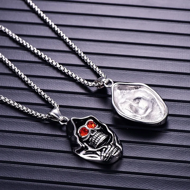 New Exaggerated Horror Skull Pendant Men's Necklace Bohemian Red Crystal Inlaid Sliding Metal Pendant Necklace AccessorieJewelry
New Exaggerated Horror Skull Pendant Men's Necklace Bohemian Red Crystal Inlaid Sliding Metal Pendant Necklace AccessorieJewelry