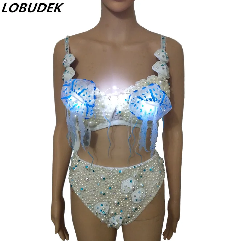 Electronic LED Dance Costume White Pearl Rhinestones Bikini 2-Piece Set Sexy Women Stage Wear Bar Nightclub Rave Party Costume
Electronic LED Dance Costume White Pearl Rhinestones Bikini 2-Piece Set Sexy Women Stage Wear Bar Nightclub Rave Party Costume