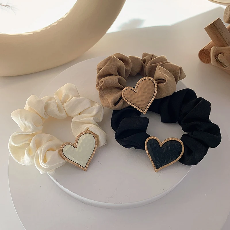 Popular Large Intestine Hair Ring Loving Hair Ring INS Headwear Retro Temperament Korean Style Stylish Metal Elastic Hair Ring
Popular Large Intestine Hair Ring Loving Hair Ring INS Headwear Retro Temperament Korean Style Stylish Metal Elastic Hair Ring