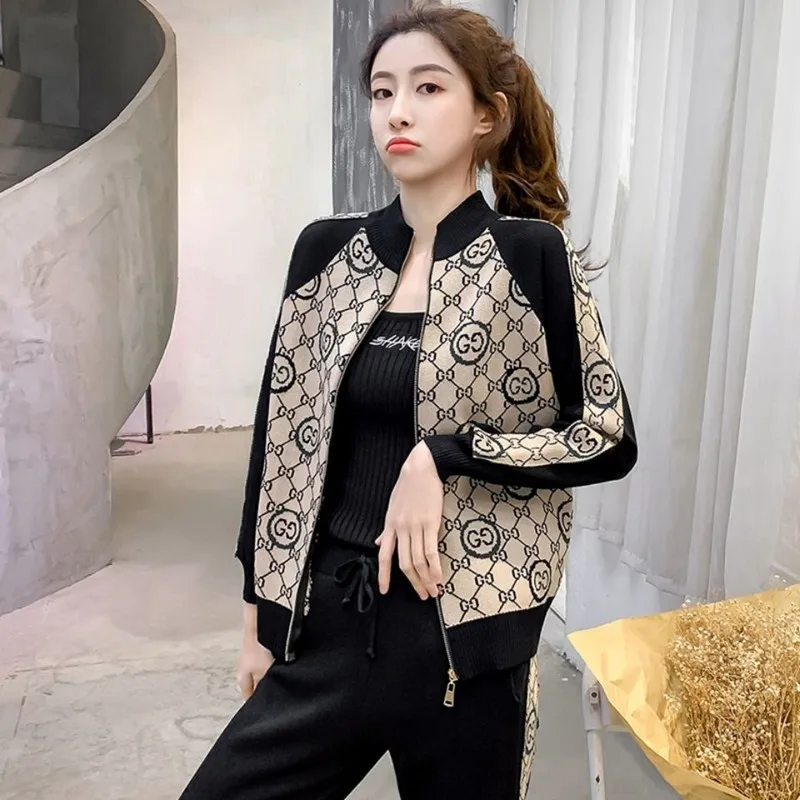 2021 New Fashion Suit Women's High Quality Color Matching Leisure Two Piece Set 
2021 New Fashion Suit Women's High Quality Color Matching Leisure Two Piece Set
