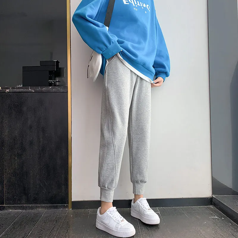 Серые спортивные брюки с завязкой на щиколотке, женские весенне-осенние тонкие спортивные брюки с высокой талией, Модные свободные летние п...
Серые спортивные брюки с завязкой на щиколотке, женские весенне-осенние тонкие спортивные брюки с высокой талией, Модные свободные летние п...