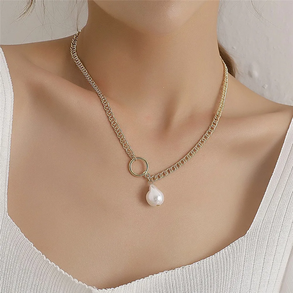 Punk Baroque Pearl Pendant Choker Necklace for Women Minalist Gothic Cuban Link Chain Choker Necklace Gold Women Jewelry Charm
Punk Baroque Pearl Pendant Choker Necklace for Women Minalist Gothic Cuban Link Chain Choker Necklace Gold Women Jewelry Charm