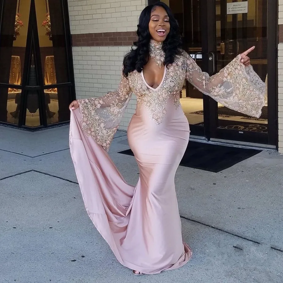 2020 High Neck Long Sleeve Arabic Mermaid Prom Dresses Appliques Deep V-neck Satin Formal Evening Dresses Gowns Special Occasion
2020 High Neck Long Sleeve Arabic Mermaid Prom Dresses Appliques Deep V-neck Satin Formal Evening Dresses Gowns Special Occasion