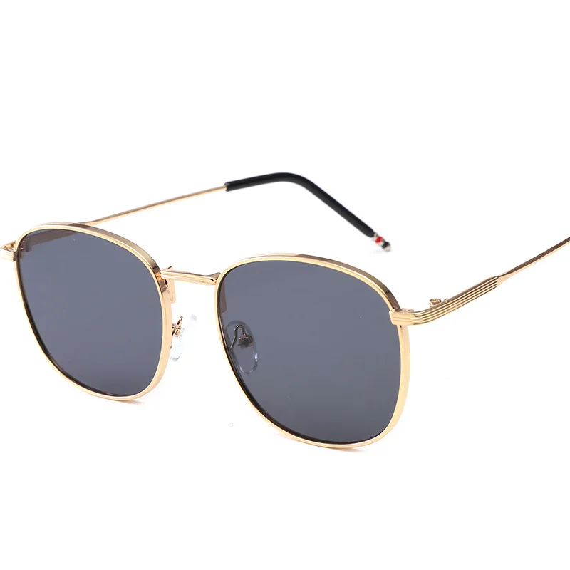 Oversize Metal Frame Sunglasses Women Vintage Gafas Square Men Sunglasses Luxury Designer Eyeglasses Female Gafas Trend feminino
Oversize Metal Frame Sunglasses Women Vintage Gafas Square Men Sunglasses Luxury Designer Eyeglasses Female Gafas Trend feminino