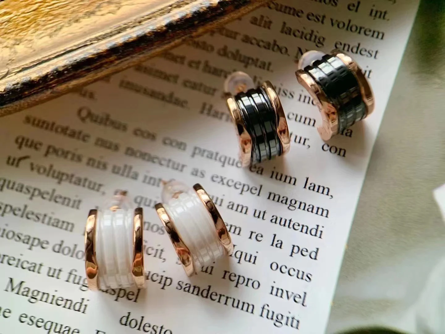 S925 Sterling Silver 2021 fashion luxury brand fashion earrings for men and women
S925 Sterling Silver 2021 fashion luxury brand fashion earrings for men and women