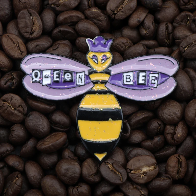 New Trendy Metal Alloy Pin Queen Bee Brooches on Clothes Queen Honeybee Brooch for Women Men 
New Trendy Metal Alloy Pin Queen Bee Brooches on Clothes Queen Honeybee Brooch for Women Men