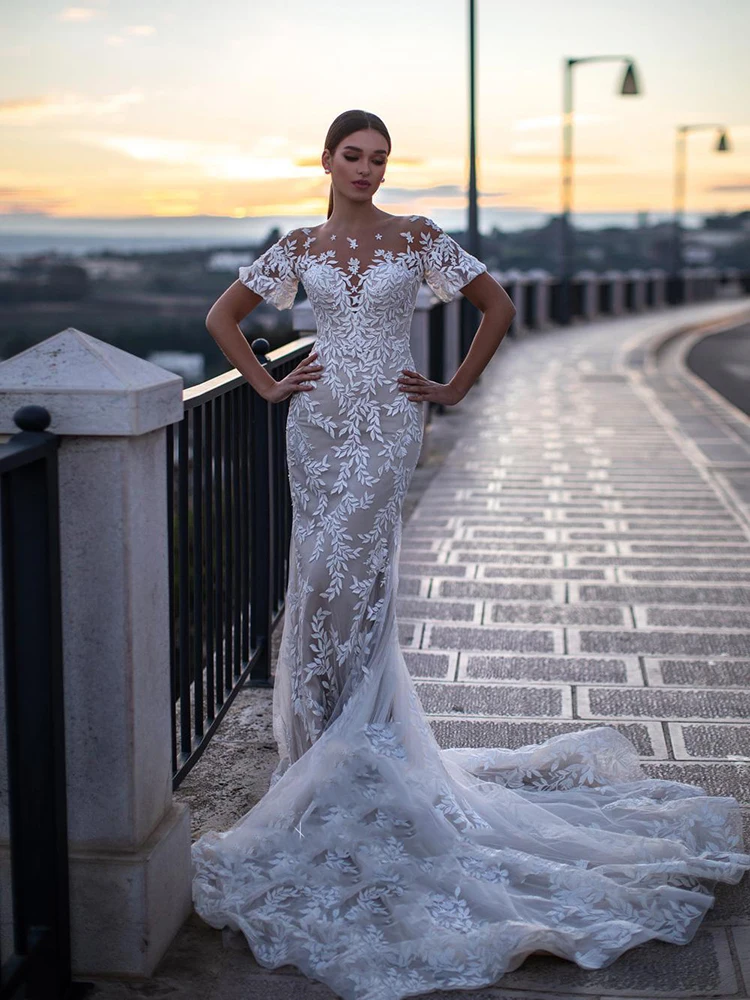 Lace retro wedding dress mermaid beautiful o-neck wedding gown 3d flower buttons lace tailing plus size
Lace retro wedding dress mermaid beautiful o-neck wedding gown 3d flower buttons lace tailing plus size