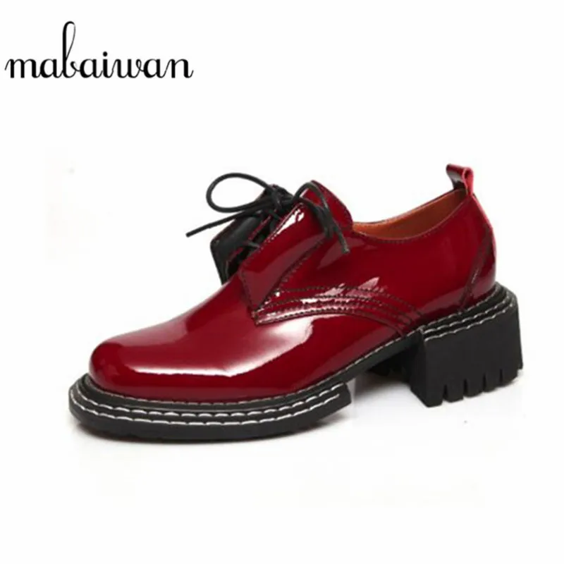 Туфли женские из лакированной кожи, на высоком каблуке, с круглым носком
Туфли женские из лакированной кожи, на высоком каблуке, с круглым носком