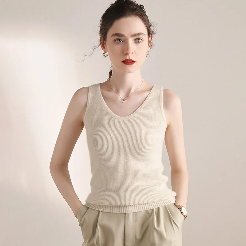 Autumn and winter new pure cashmere vest women's 2020 sweater bottoming with V-neck knitted sling
Autumn and winter new pure cashmere vest women's 2020 sweater bottoming with V-neck knitted sling