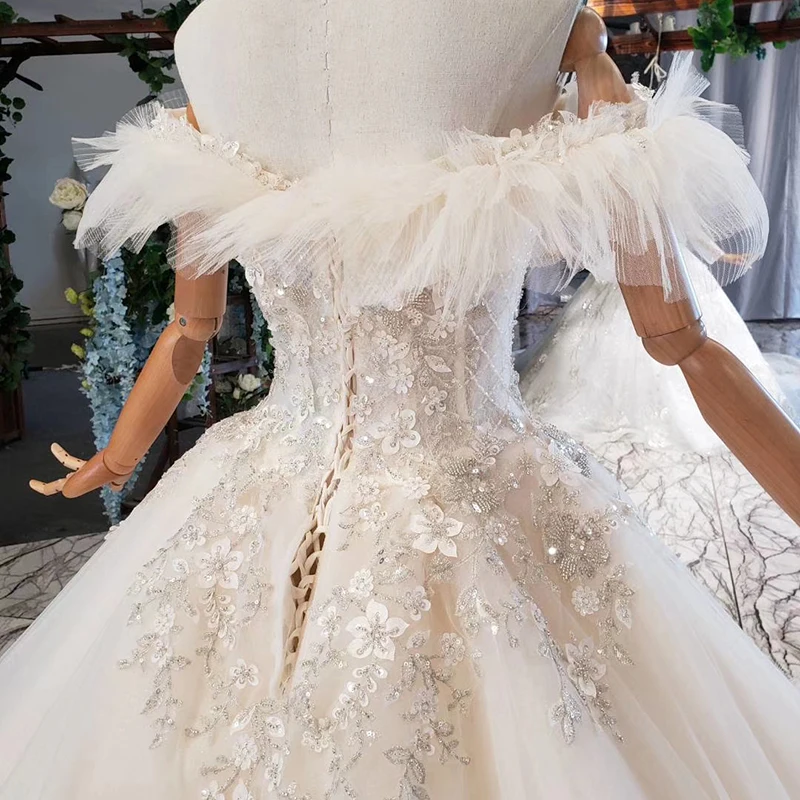 HTL808 ruffle wedding gowns for bride boat neck flowers tiered wedding dress with veil off the shoulder vestido invitada boda
HTL808 ruffle wedding gowns for bride boat neck flowers tiered wedding dress with veil off the shoulder vestido invitada boda