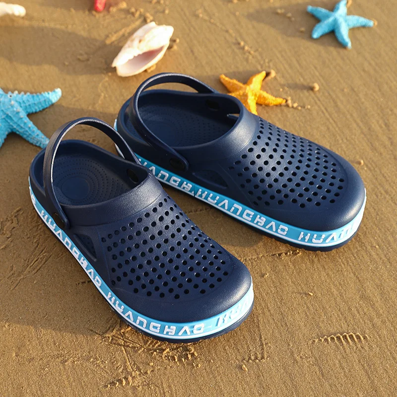 

2020Men Sandals Black Blue Summer Sandals EVA Garden Clogs Soft Memory Foam Hospital Shoes Slip On Beach Slippers