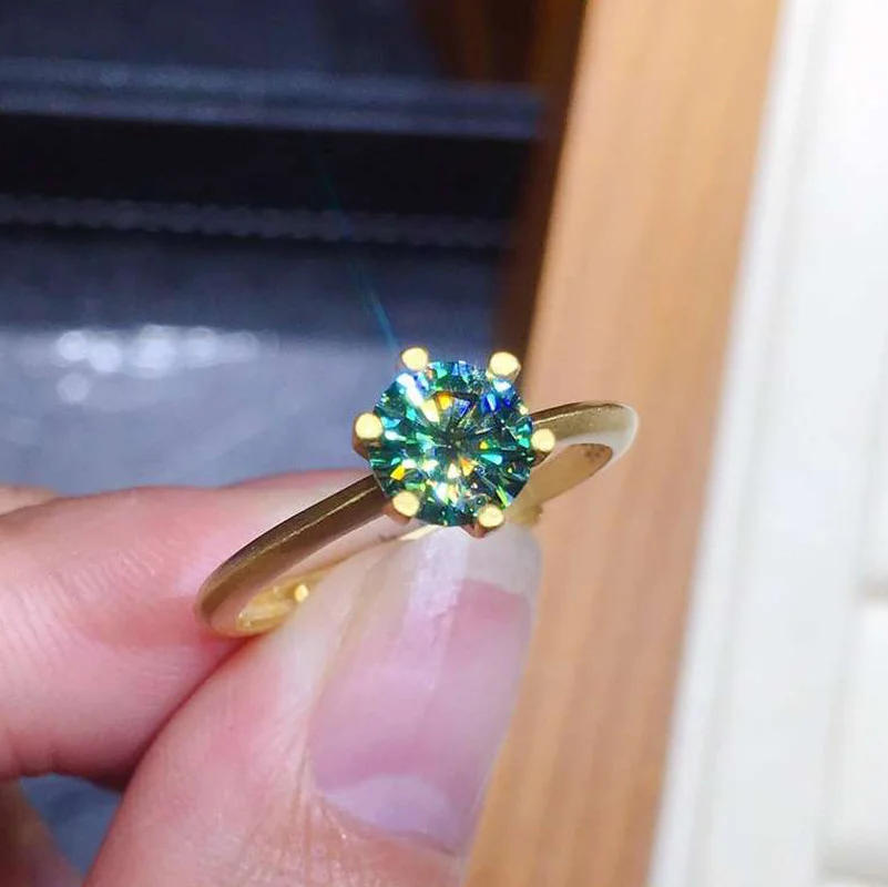 24K Gold Косынка 1ct зеленый Муассанит кольцо 925 серебро обручальное кольца для женщин Свадебные вечерние ювелирные изделия
24K Gold Косынка 1ct зеленый Муассанит кольцо 925 серебро обручальное кольца для женщин Свадебные вечерние ювелирные изделия
