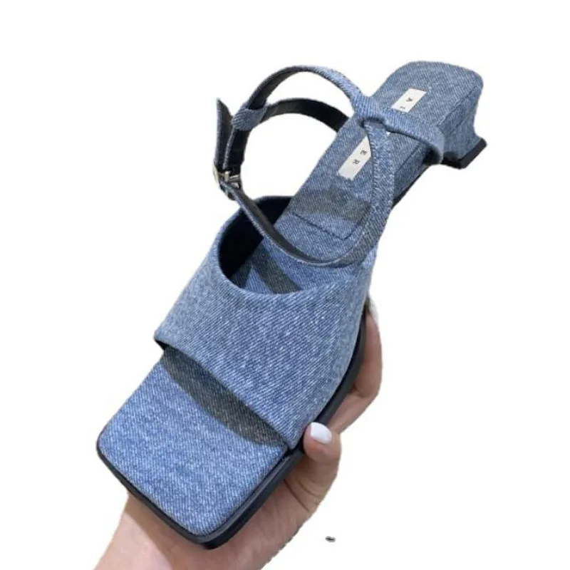 Sandals 2021 New Korean Women's Shoes Summer Mid Heel Retro Denim Square High Heel Fairy Sandals For Women sandales femmes
Sandals 2021 New Korean Women's Shoes Summer Mid Heel Retro Denim Square High Heel Fairy Sandals For Women sandales femmes