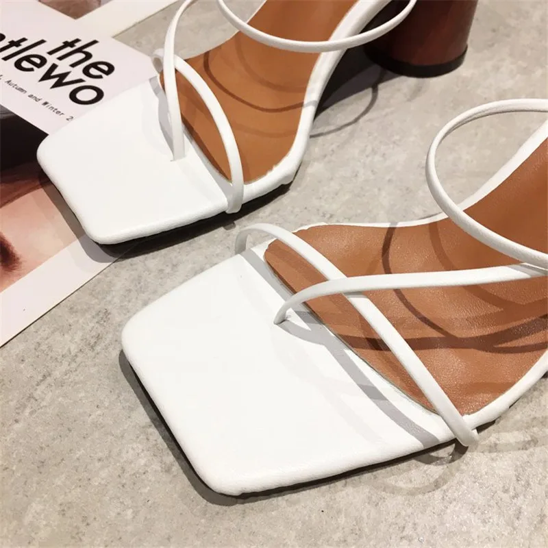 Women Summer Outdoor Sandal High Square Heel Flip Flop Ladies Brand Women Slipper Elegant Women Slides Shoes
Women Summer Outdoor Sandal High Square Heel Flip Flop Ladies Brand Women Slipper Elegant Women Slides Shoes