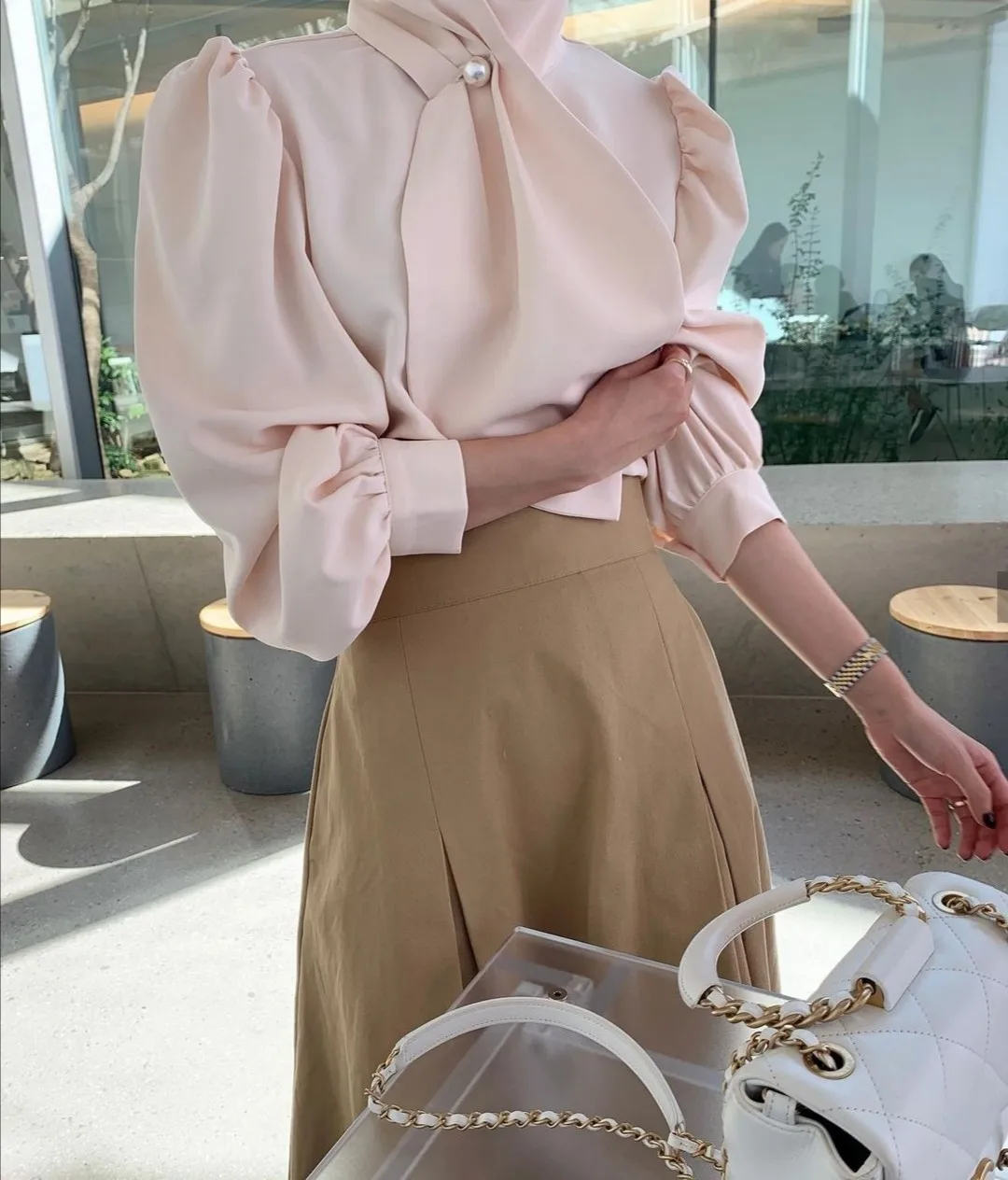 Нежная Милая рубашка с воротником и длинным рукавом и юбка средней длины с высокой талией в Корейском стиле
Нежная Милая рубашка с воротником и длинным рукавом и юбка средней длины с высокой талией в Корейском стиле