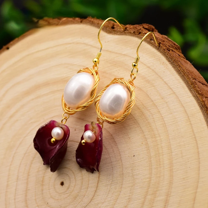 925 Silver Natural Freshwater Pearl Gold Plating Temperament Retro Original Hand Wound Petal Earrings Female Jewelry 
925 Silver Natural Freshwater Pearl Gold Plating Temperament Retro Original Hand Wound Petal Earrings Female Jewelry