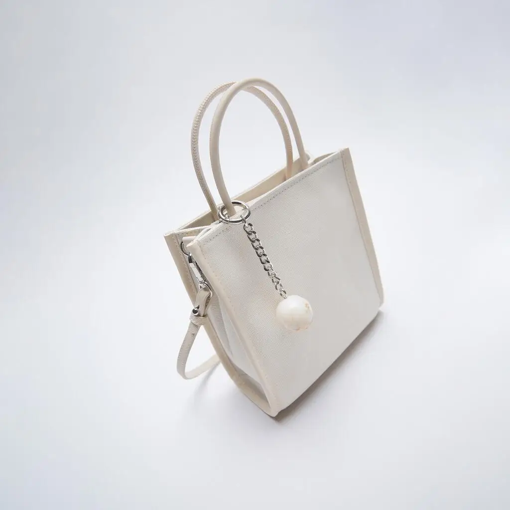 2021 ladies shoulder messenger bag high quality small handbag casual shopping bag designer canvas handbag luxury
2021 ladies shoulder messenger bag high quality small handbag casual shopping bag designer canvas handbag luxury