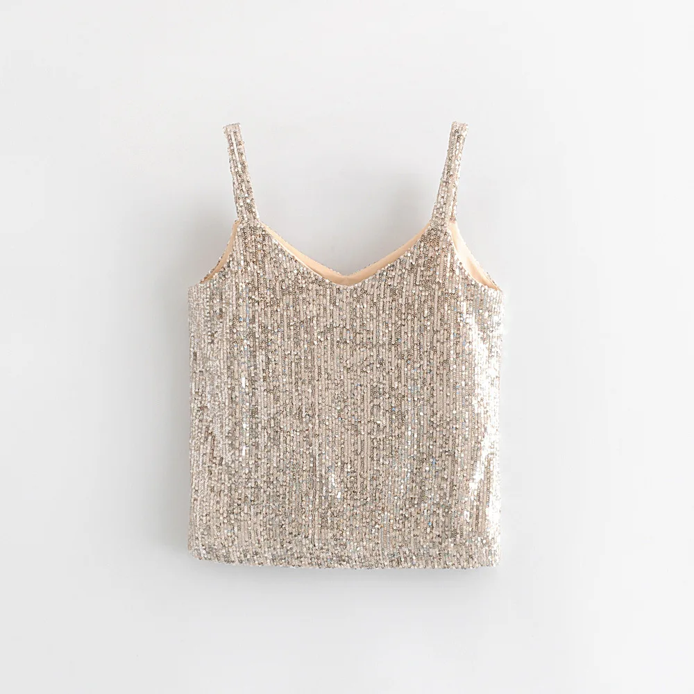 Europe and The United States Street Shoot Summer Clothes New Bingbing Sequin Sling Vest Women Wearing A Foreign Gas Jacket
Europe and The United States Street Shoot Summer Clothes New Bingbing Sequin Sling Vest Women Wearing A Foreign Gas Jacket