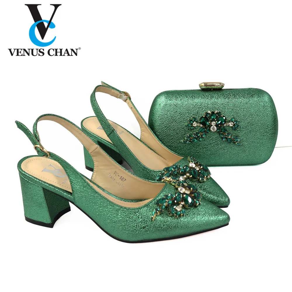 2021 Italian Design Hot Selling Nigerian Party Women Shoes and Bag Set With Speical Narrow Band and Cross-tied in Green Color
2021 Italian Design Hot Selling Nigerian Party Women Shoes and Bag Set With Speical Narrow Band and Cross-tied in Green Color