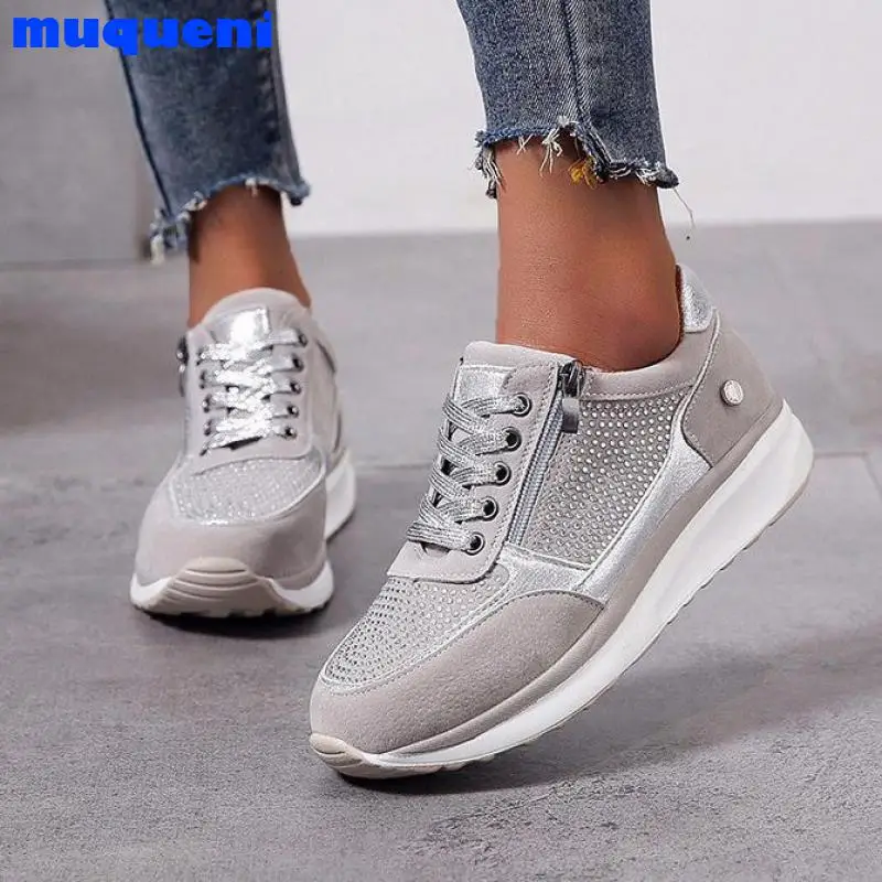 2021 Women Sneaker Autumn Lace Up Vulcanized Shoes Woman Casual Platform Female Sequined Cloth Shoes Ladies Flat Footwear
2021 Women Sneaker Autumn Lace Up Vulcanized Shoes Woman Casual Platform Female Sequined Cloth Shoes Ladies Flat Footwear