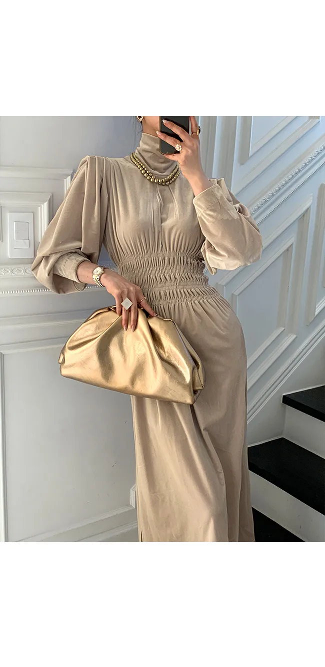 Chic Vintage Elegant Puff Sleeve Women's Long Dress Golden Velvet Apricot Clothes Turtleneck Midi Dresses Female
Chic Vintage Elegant Puff Sleeve Women's Long Dress Golden Velvet Apricot Clothes Turtleneck Midi Dresses Female