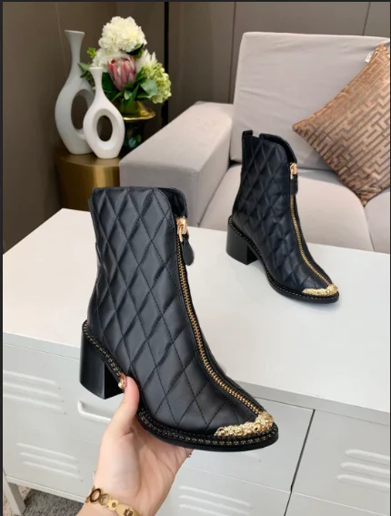 Imitation metal decoration real cowhide and sheepskin boots thick high heel ladies fashionable designer
Imitation metal decoration real cowhide and sheepskin boots thick high heel ladies fashionable designer