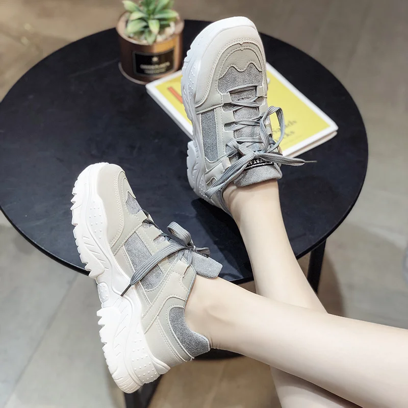 Холщовые кроссовки из эластичной ткани, на шнуровке
Холщовые кроссовки из эластичной ткани, на шнуровке