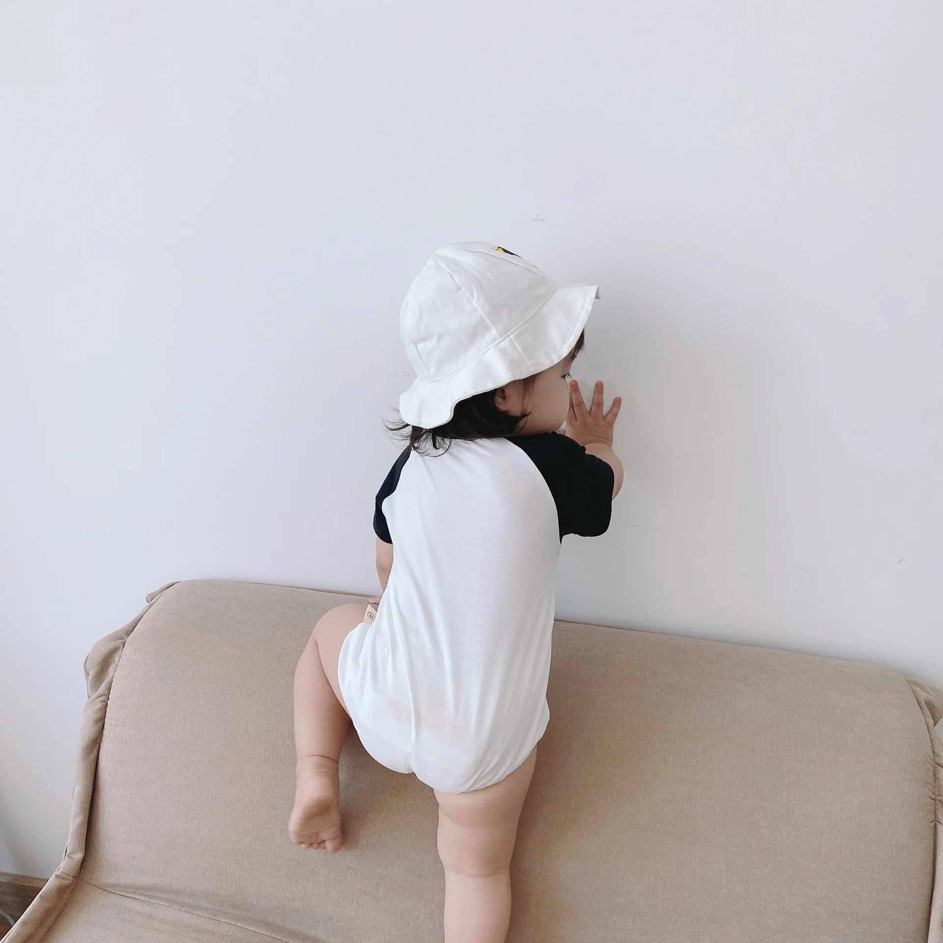 Newborn Baby Summer Romper Boys Girls Cartoon Short Sleeve Jumpsuit Infant Baby Outfit Clothes Sunsuit
Newborn Baby Summer Romper Boys Girls Cartoon Short Sleeve Jumpsuit Infant Baby Outfit Clothes Sunsuit