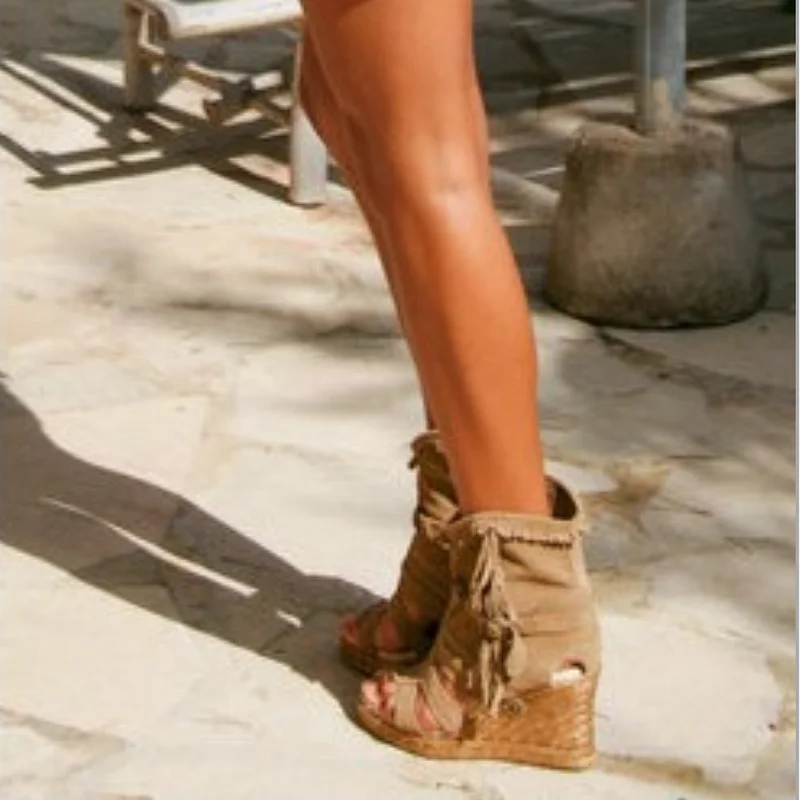 Summer Women's Sandals 2020 Fashion Pull-on Mid-calf Boots Hasp Fringed Slope Heel Fish Mouth Suede Women's Boots Botas Mujer
Summer Women's Sandals 2020 Fashion Pull-on Mid-calf Boots Hasp Fringed Slope Heel Fish Mouth Suede Women's Boots Botas Mujer