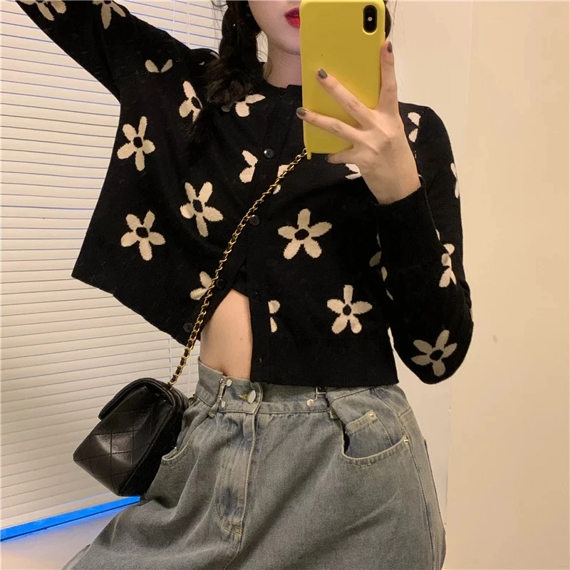 Women's Knitted Short Cardigan 2021 Fashion Sweater Coat Lazy Casual Top For Women Autumn
Women's Knitted Short Cardigan 2021 Fashion Sweater Coat Lazy Casual Top For Women Autumn