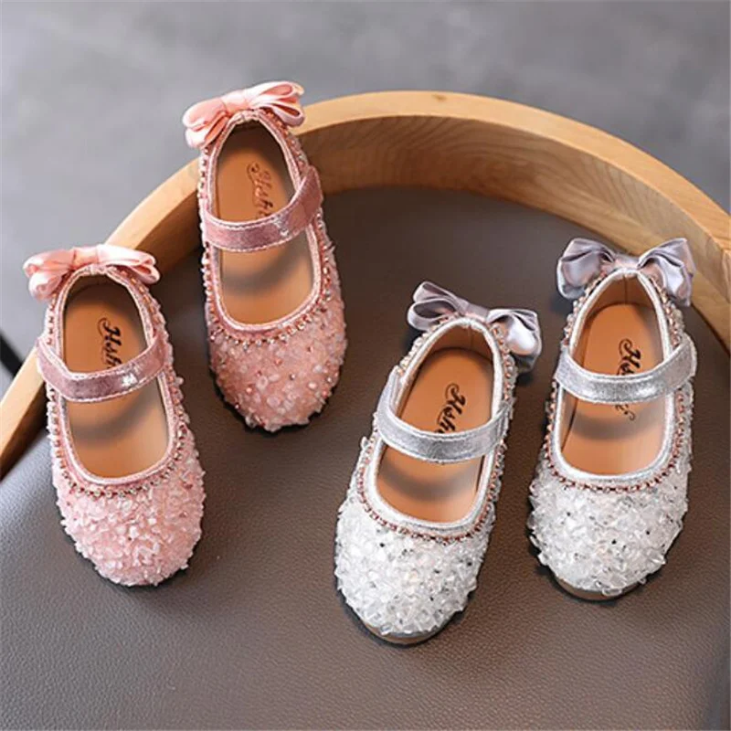 Туфли кожаные для девочек, туфли принцессы с блестками, с мягкой нескользящей подошвой и бантом сзади, европейские размеры 21-35 
Туфли кожаные для девочек, туфли принцессы с блестками, с мягкой нескользящей подошвой и бантом сзади, европейские размеры 21-35