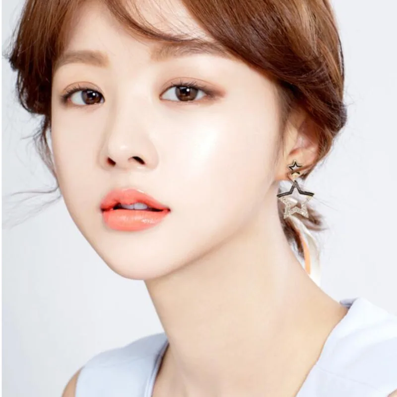 Fashion classic geometric ladies pendant earrings Pentagon shiny pendant earrings female party earrings Korean jewelry
Fashion classic geometric ladies pendant earrings Pentagon shiny pendant earrings female party earrings Korean jewelry