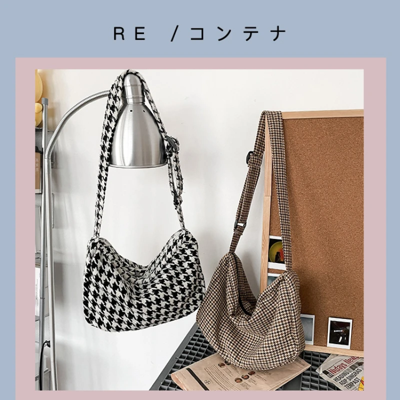 The New Street Fashion Large-capacity Shoulder Bag Ladies Autumn and Winter New Messenger Bag
The New Street Fashion Large-capacity Shoulder Bag Ladies Autumn and Winter New Messenger Bag