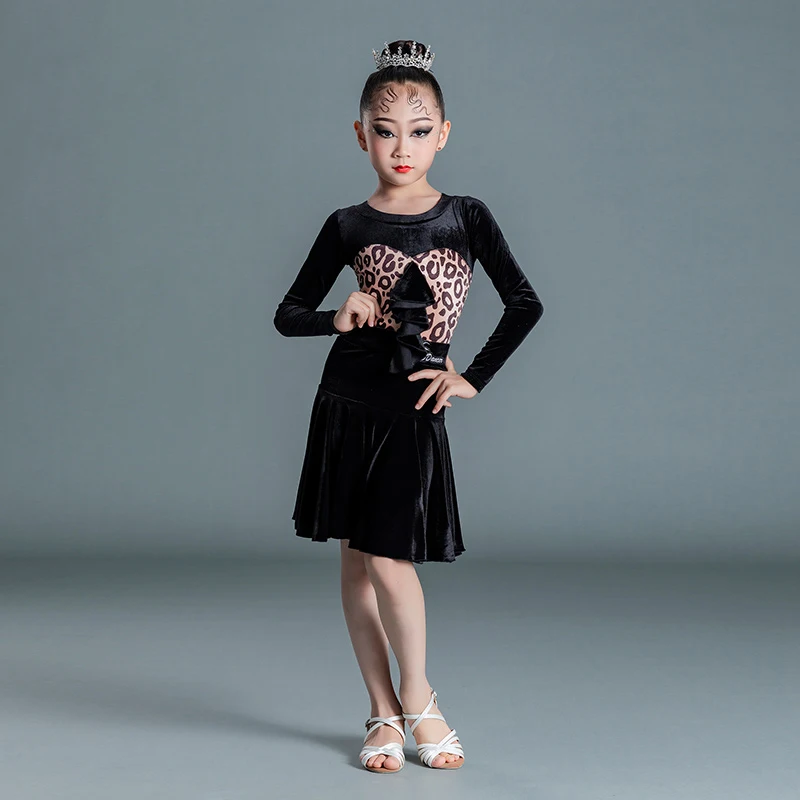 2021 New Latin Dance Performance Costumes For Girls Long Sleeved Velvet Skirts Suit Chacha Samba Tango Latin Dance Wear DN10182
2021 New Latin Dance Performance Costumes For Girls Long Sleeved Velvet Skirts Suit Chacha Samba Tango Latin Dance Wear DN10182