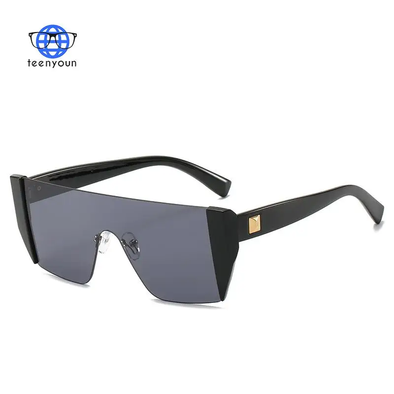 TEENYOUN 2021 Vintage One Piece Sunglasses For Women Men Brand Shades Gradient Flat Top Sun Glasses UV400 Fashion Eyewear
TEENYOUN 2021 Vintage One Piece Sunglasses For Women Men Brand Shades Gradient Flat Top Sun Glasses UV400 Fashion Eyewear