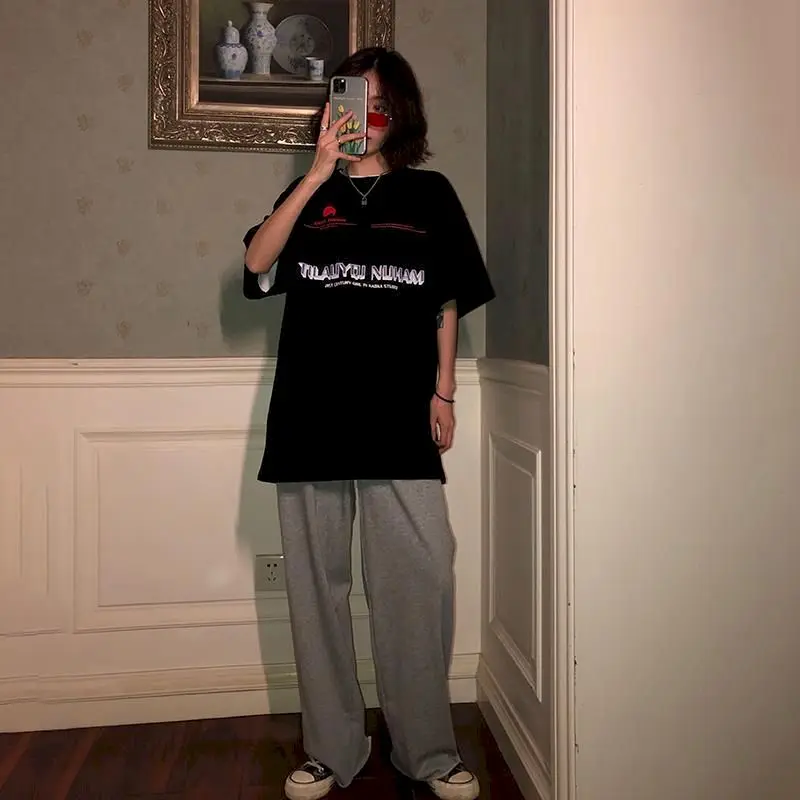 New Short-sleeved T-shirt Women 100% Cotton 2021 Summer Loose Korean Student Hong Kong Style Black Graphic Tee Shirts For Women
New Short-sleeved T-shirt Women 100% Cotton 2021 Summer Loose Korean Student Hong Kong Style Black Graphic Tee Shirts For Women