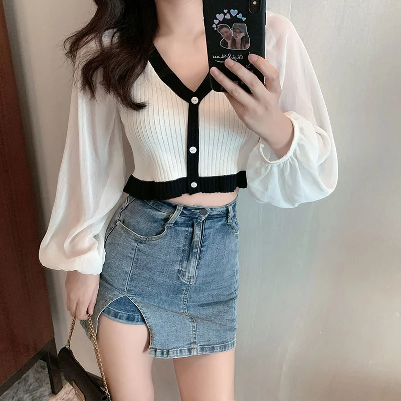 Women's Knitwear Early Autumn Style Age-reducing Fashion Korean Style V-neck Stitching Puff Sleeve
Women's Knitwear Early Autumn Style Age-reducing Fashion Korean Style V-neck Stitching Puff Sleeve