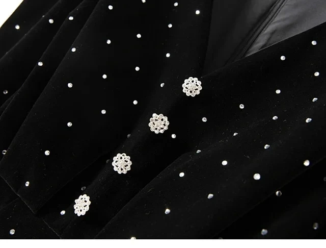 Women's Velvet Short Dress V-Neck Diamond Decoration Long Sleeve Black Mini Dress for Party
Women's Velvet Short Dress V-Neck Diamond Decoration Long Sleeve Black Mini Dress for Party