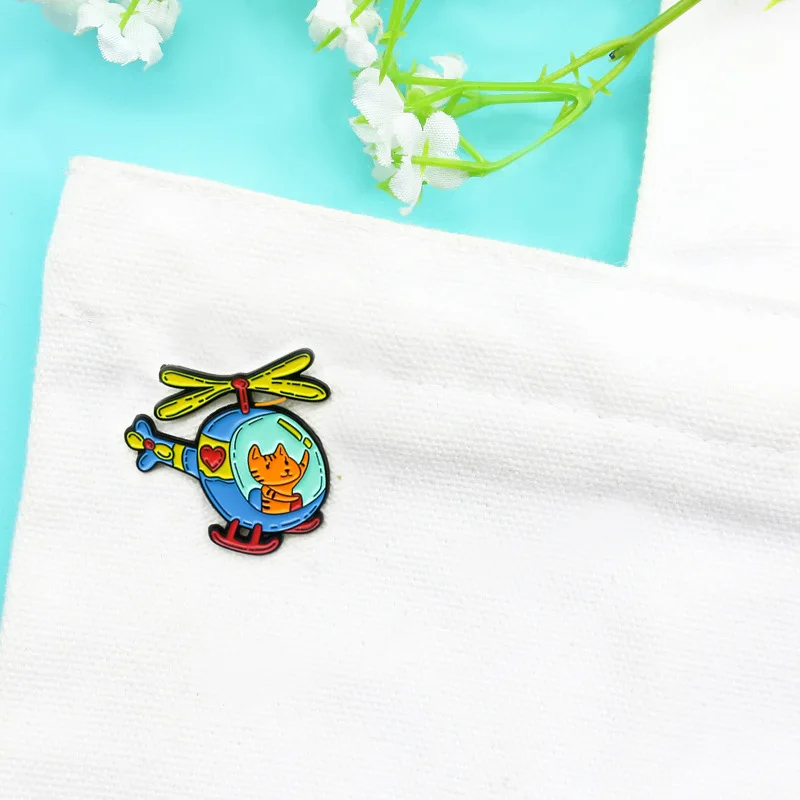 Creative Design Helicopter Brooch Animal Brooch Cat Helicopter Model Brooch 2021 New Cat Helicopter Fashion Accessories
Creative Design Helicopter Brooch Animal Brooch Cat Helicopter Model Brooch 2021 New Cat Helicopter Fashion Accessories