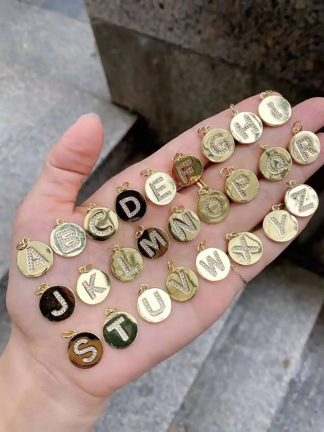 5Pcs DIY Jewelry Making for Necklace Gold Pave Cz Round Pendants Fashion Charms Pendants Letter Jewelry Findings Supplies
5Pcs DIY Jewelry Making for Necklace Gold Pave Cz Round Pendants Fashion Charms Pendants Letter Jewelry Findings Supplies