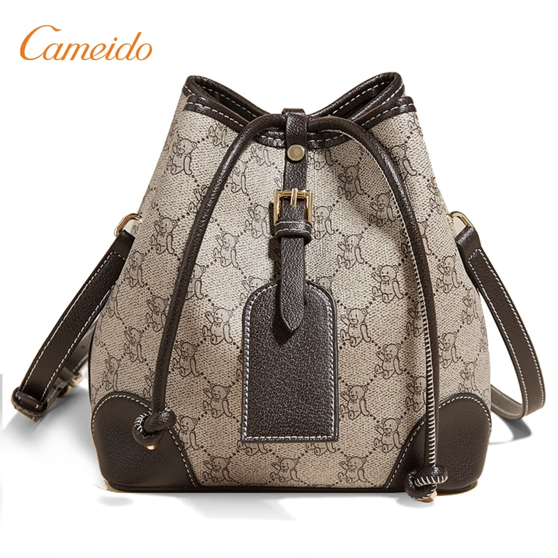 Cameido Large Capacity Ladies Drawstring Bucket Bag Fashion PVC Material Messenger Bag Cartoon Print Women's Shoulder Bag
Cameido Large Capacity Ladies Drawstring Bucket Bag Fashion PVC Material Messenger Bag Cartoon Print Women's Shoulder Bag
