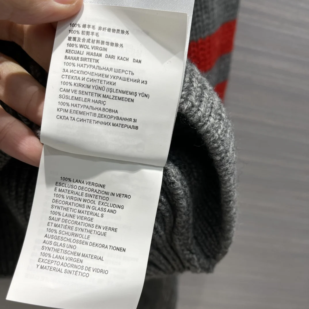 High-end Brand Sweaters Women 2021 Early Spring New Sweet Casual Letter Print Striped O-neck Short Sweater Luxury Full Pullovers
High-end Brand Sweaters Women 2021 Early Spring New Sweet Casual Letter Print Striped O-neck Short Sweater Luxury Full Pullovers