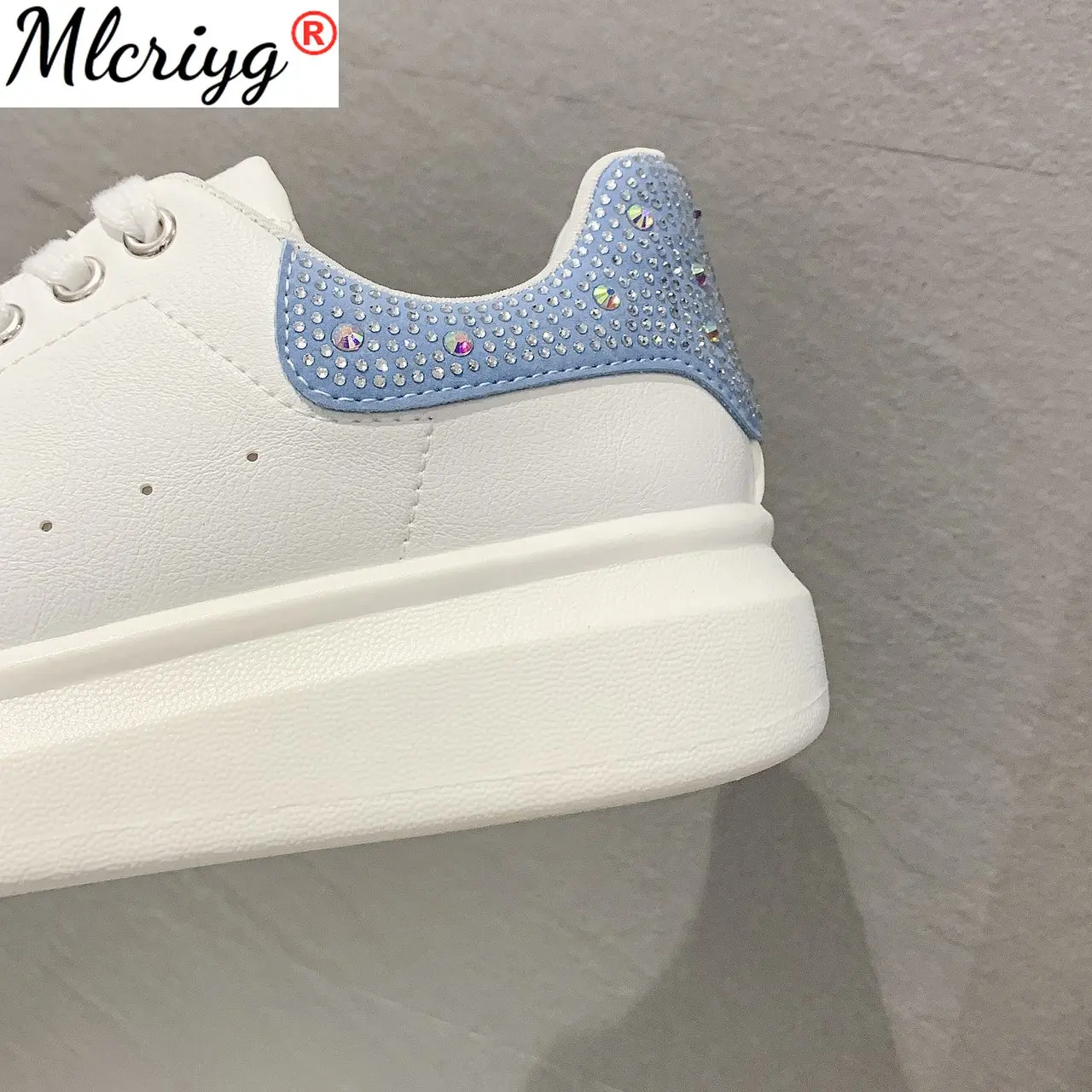 Summer New Style Classic Fashion Design Woman Walking Casual Crystal Shoes High Quality Brand Genuine Leather Sneakers Shoes
Summer New Style Classic Fashion Design Woman Walking Casual Crystal Shoes High Quality Brand Genuine Leather Sneakers Shoes