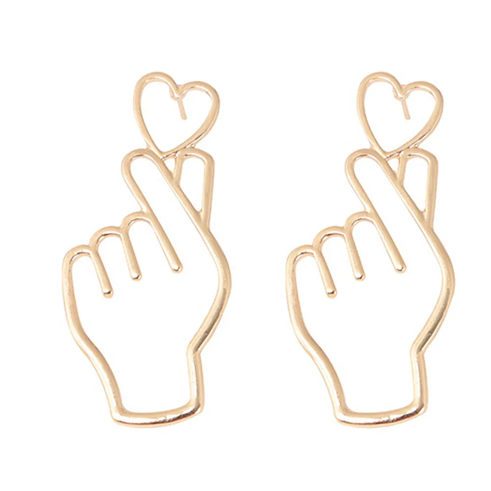 Stud Earrings 1 Pair Finger Heart Alloy Earrings Hollowed Out Love Ear Studs Ornaments Jewelry 2021 oorbellen voor vrouwen
Stud Earrings 1 Pair Finger Heart Alloy Earrings Hollowed Out Love Ear Studs Ornaments Jewelry 2021 oorbellen voor vrouwen