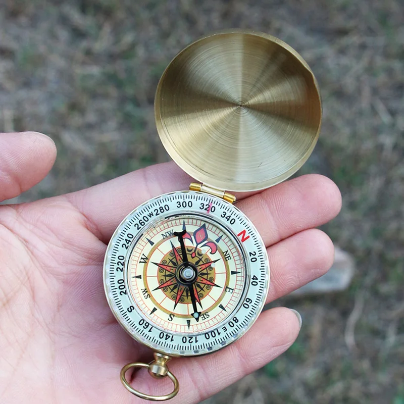 Compasses High Quality Camping Hiking Brass Gold Compass Pocket Watch Retro Portable Compass Navigation Outdoor Activities
Compasses High Quality Camping Hiking Brass Gold Compass Pocket Watch Retro Portable Compass Navigation Outdoor Activities