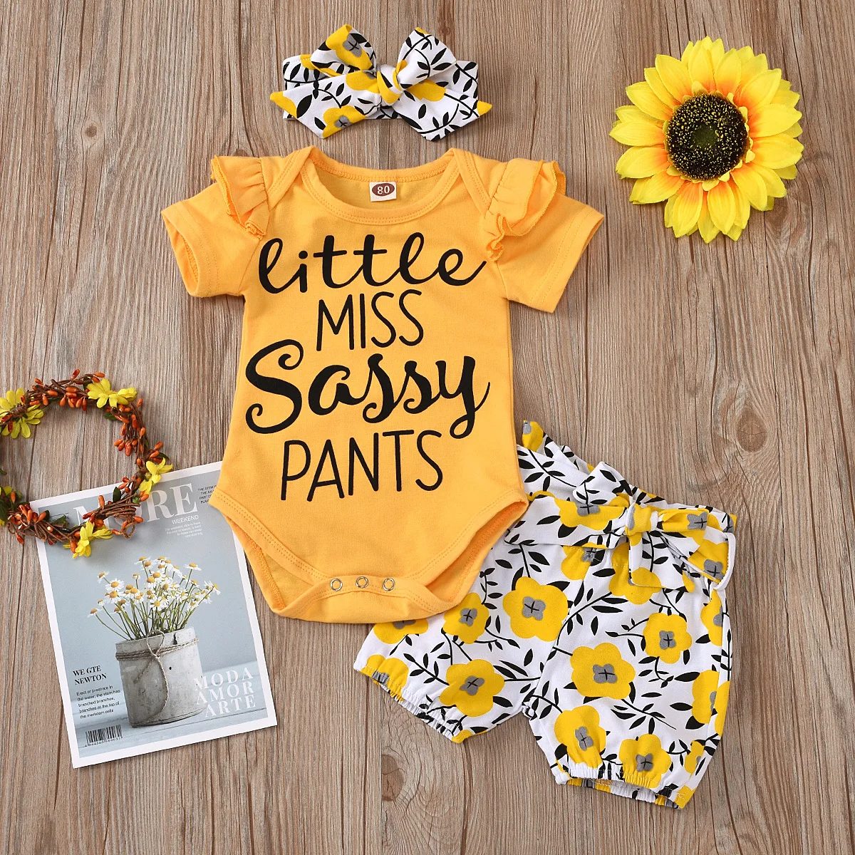 Short Sleeved Summer Baby Suit Alphabet Printed T-shirt Floral Shorts Set Kit Comfortable Soft Fabric Fashion New Style 1Piece
Short Sleeved Summer Baby Suit Alphabet Printed T-shirt Floral Shorts Set Kit Comfortable Soft Fabric Fashion New Style 1Piece