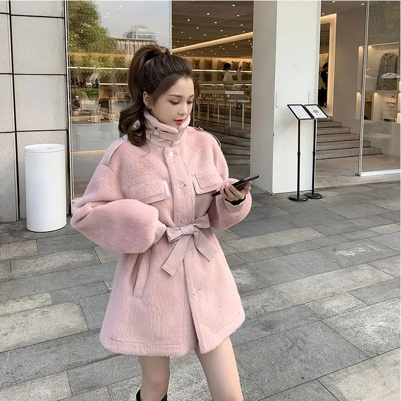 Women Slim Mid Long Rabbit Fur Coat Autumn Winter Pink Soft Plush Elegant Fashion Fur Jacket Casual Sweet Outerwear with Sashes
Women Slim Mid Long Rabbit Fur Coat Autumn Winter Pink Soft Plush Elegant Fashion Fur Jacket Casual Sweet Outerwear with Sashes